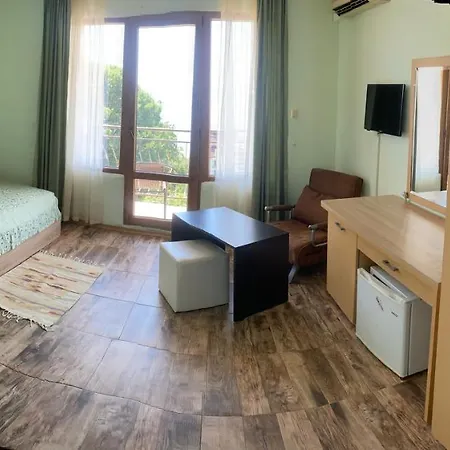 Family Rai-only Adults Hotell 3*