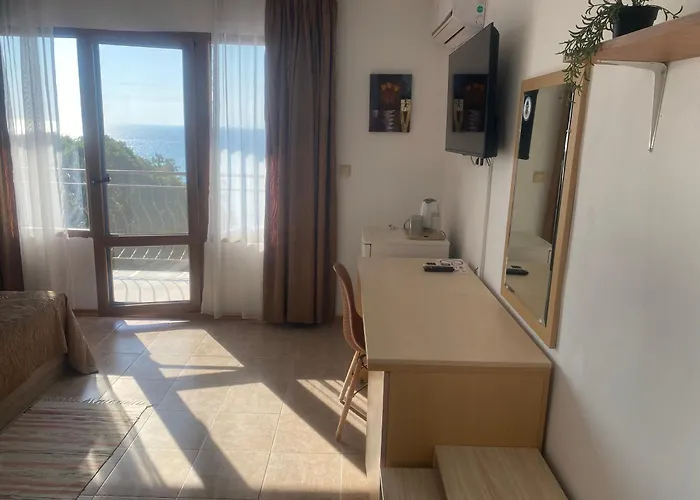 Only Adults- Rai 3* Goudstrand