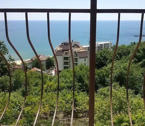 Only Adults- Rai 3* Goudstrand