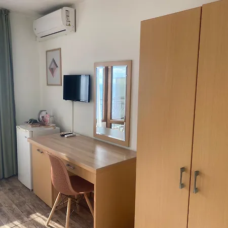 Only Adults- Rai Hotell