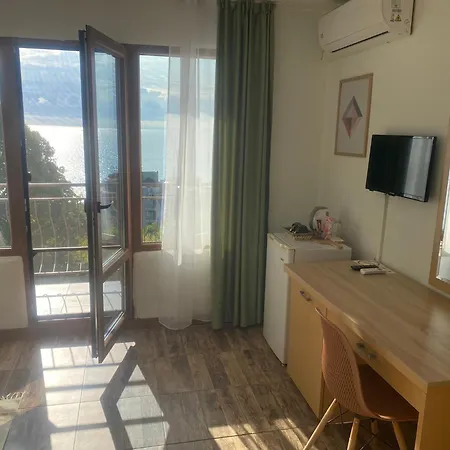 Hotell Only Adults- Rai 3*