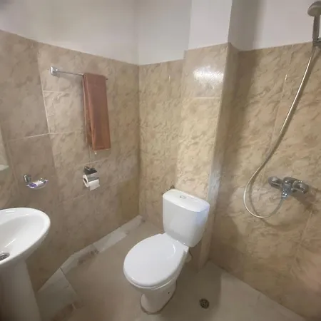 Only Adults- Rai Hotell 3*