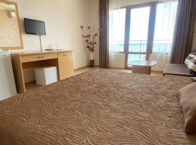 Only Adults- Rai ゴールデンサンド