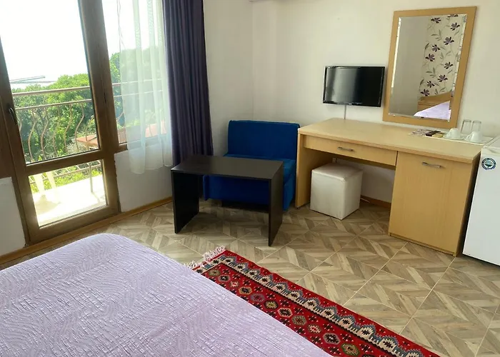 Only Adults- Rai ホテル 3*