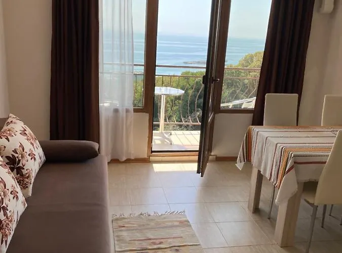 Only Adults- Rai 3* ゴールデンサンド