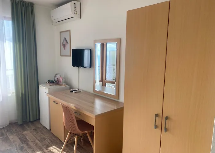 Only Adults- Rai Hotell