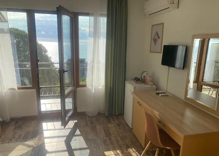 Hotell Only Adults- Rai 3*